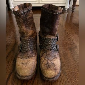 Frye Jenna Studded Distressed Leather Biker Boots women’s size 6.5